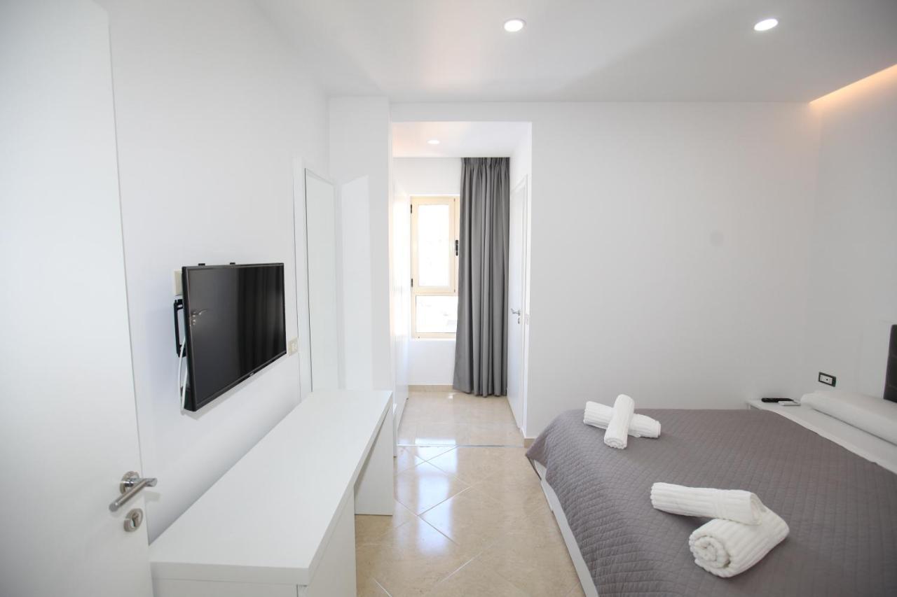 Nika Hotel Sarandë 외부 사진