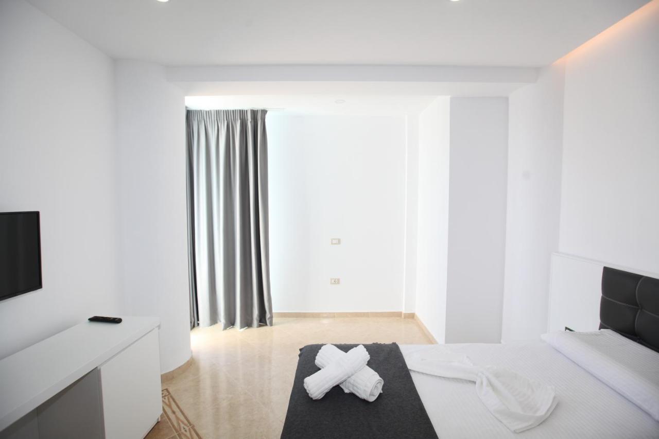 Nika Hotel Sarandë 외부 사진