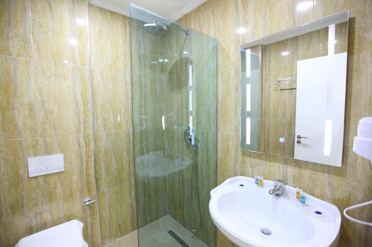 Nika Hotel Sarandë 외부 사진