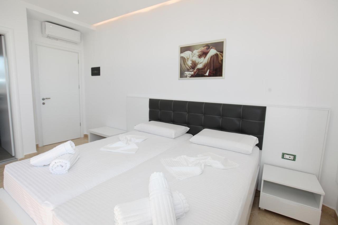 Nika Hotel Sarandë 외부 사진